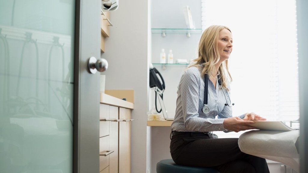 Ärztin in der Praxis MLP Finanzberatung für Ärztinnen und Ärzte